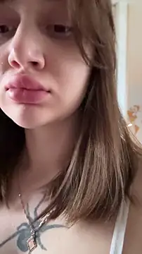 LucieBliss online show from April 2026 10:05:01 AM