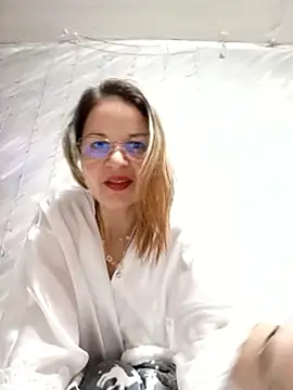 Snapshot of NikkyNatural chatting on December 2025 09:09:02 PM NikkyNatural online show from December 2025 09:09:02 PM