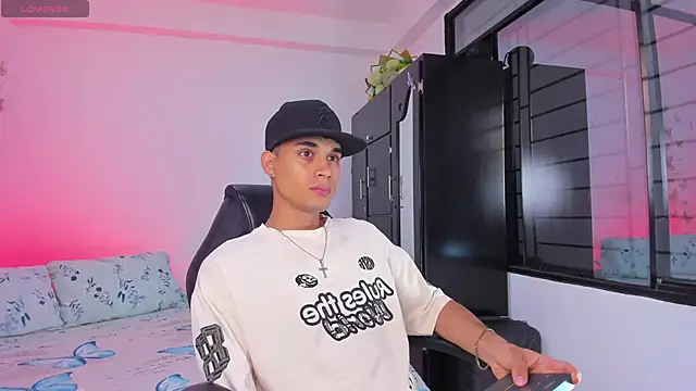 Snapshot of Michael_Jordan_zz chatting on January 2026 07:49:02 PM Michael Jordan zz online show from January 2026 07:49:02 PM