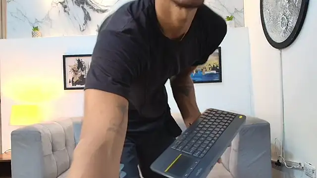 Snapshot of YOUNG_GUYS1 chatting on February 2026 01:23:02 AM YOUNG GUYS1 online show from February 2026 01:23:02 AM