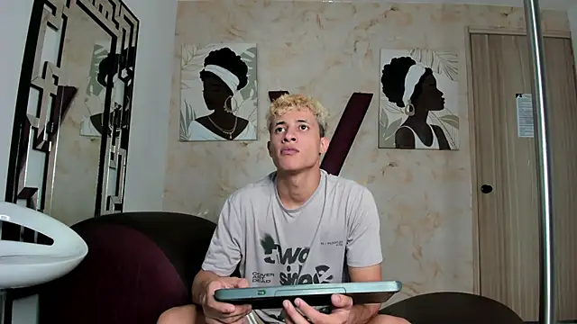 YOUNG GUYS1 online show from April 2026 07:14:01 AM