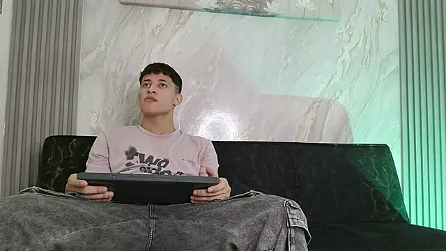 Snapshot of YOUNG_GUYS1 chatting on May 2026 07:16:02 AM YOUNG GUYS1 online show from May 2026 07:16:02 AM