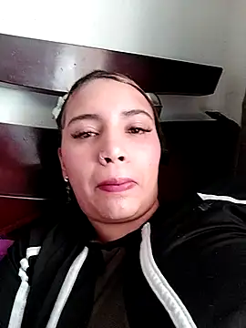 liliymike19 online show from February 2026 07:32:02 PM