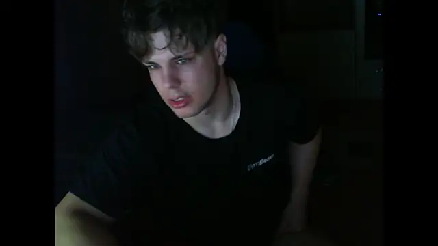 GymGuy0505 online show from January 2026 10:15:01 PM