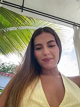 Snapshot of Valeria-escobar chatting on June 2026 12:37:01 PM Valeria-escobar online show from June 2026 12:37:01 PM