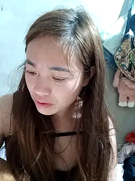 little-effy online show from March 2026 07:50:02 PM