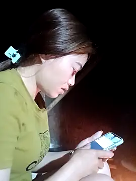 little-effy online show from April 2026 11:02:02 PM