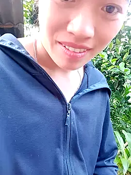 little-effy online show from April 2026 10:40:02 AM