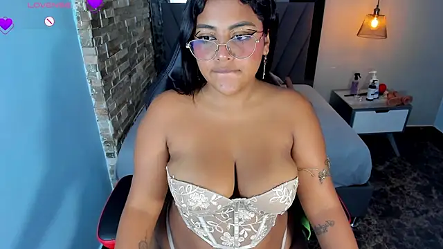 BRIANA Z online show from July 2026 06:00:01 AM