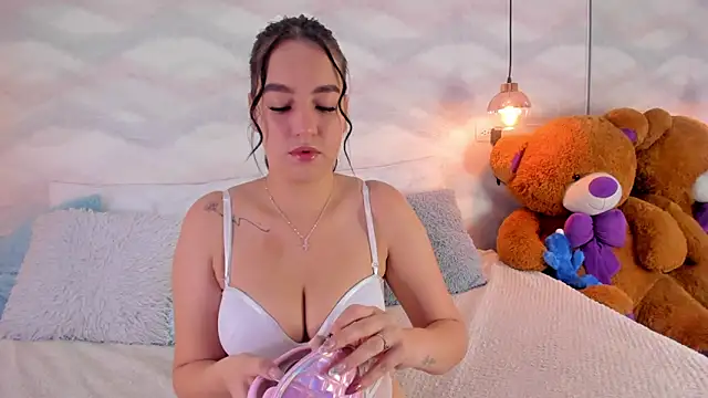 Snapshot of jazlin_angels1 chatting on January 2026 05:49:02 PM jazlin angels1 online show from January 2026 05:49:02 PM