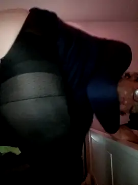 Olivassl22 online show from March 2026 11:33:01 PM