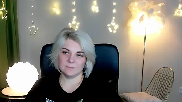 EvaEvals online show from December 2025 07:24:01 AM