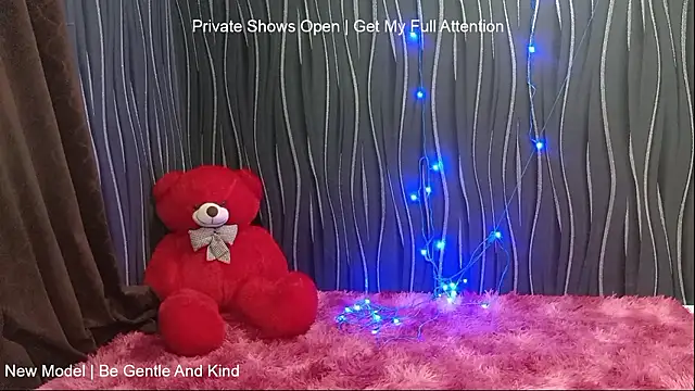 khushigoesnaughty0 online show from January 2026 06:28:01 AM