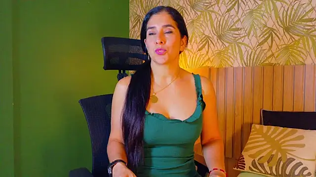 Snapshot of Sunny_River chatting on May 2026 03:18:02 PM Sunny River online show from May 2026 03:18:02 PM