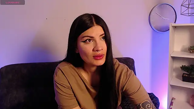 Lunaclarx online show from December 2025 12:11:02 PM