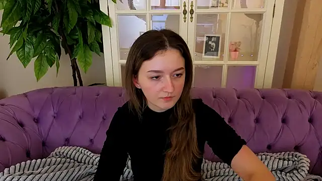 Snapshot of CyrenaLuxe chatting on March 2026 06:24:01 PM CyrenaLuxe online show from March 2026 06:24:01 PM