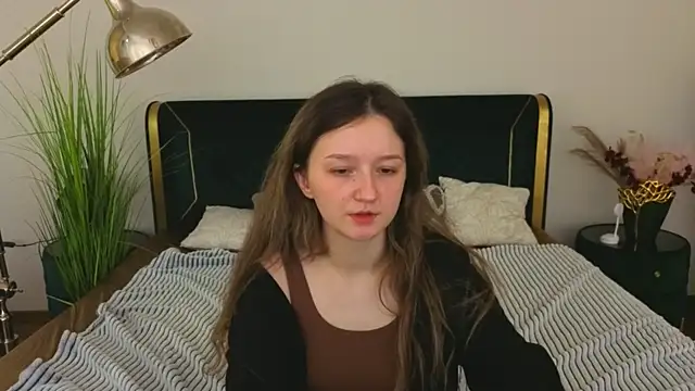 Snapshot of CyrenaLuxe chatting on March 2026 08:47:02 AM CyrenaLuxe online show from March 2026 08:47:02 AM