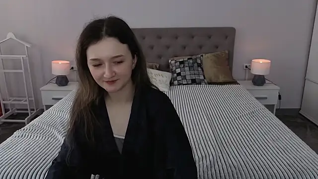 Snapshot of CyrenaLuxe chatting on April 2026 07:49:01 AM CyrenaLuxe online show from April 2026 07:49:01 AM