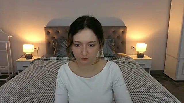 Snapshot of CyrenaLuxe chatting on April 2026 06:03:02 AM CyrenaLuxe online show from April 2026 06:03:02 AM