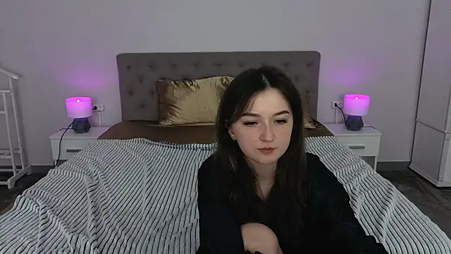 Snapshot of CyrenaLuxe chatting on April 2026 05:31:02 PM CyrenaLuxe online show from April 2026 05:31:02 PM