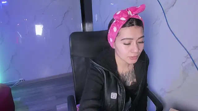 MiaFox 03 online show from April 2026 02:29:02 PM