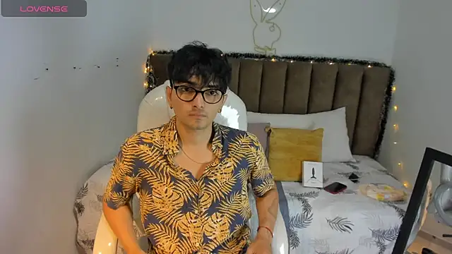 Archie 77 online show from December 2025 07:33:02 PM