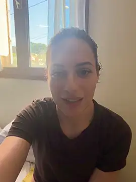 CoquineCharmeuse online show from April 2026 01:41:01 PM