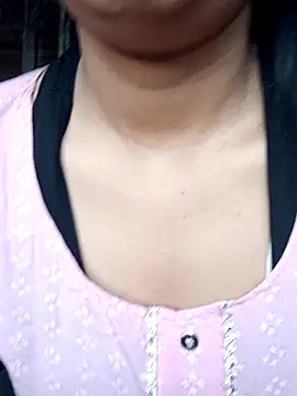 Snapshot of teena-11 chatting on April 2026 01:52:02 AM teena-11 online show from April 2026 01:52:02 AM
