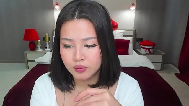 Brunette Charm online show from March 2026 11:27:01 AM