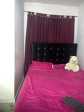 Snapshot of Sophia_Moons_ chatting on February 2026 12:53:01 AM Sophia Moons online show from February 2026 12:53:01 AM