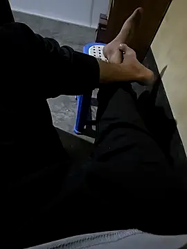 SHARIF12123 online show from April 2026 04:35:01 PM