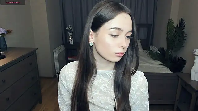 YvonneRobes online show from February 2026 07:33:02 PM