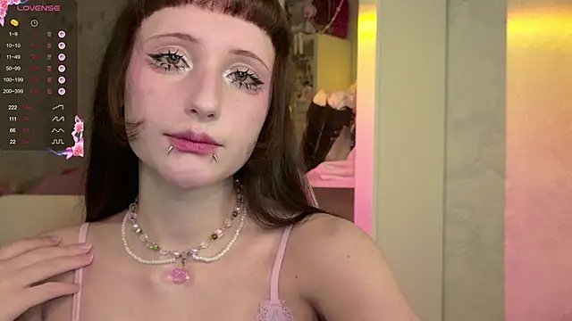 MiraJades online show from March 2026 10:32:01 PM