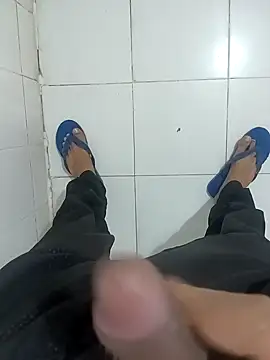 Snapshot of bigg_dickkk69 chatting on January 2026 12:43:01 PM bigg dickkk69 online show from January 2026 12:43:01 PM