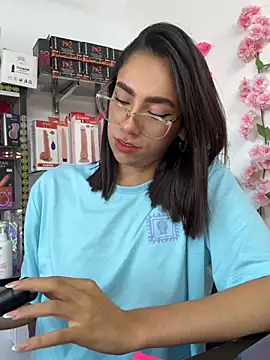 lunaluxury22 online show from February 2026 02:17:02 PM