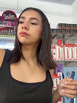 lunaluxury22 online show from March 2026 01:40:02 PM