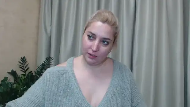 Snapshot of sweetpussy13 chatting on December 2024 10:27:02 AM sweetpussy13 online show from December 2024 10:27:02 AM