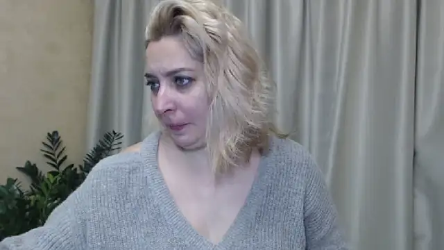 Snapshot of sweetpussy13 chatting on December 2024 07:16:01 AM sweetpussy13 online show from December 2024 07:16:01 AM