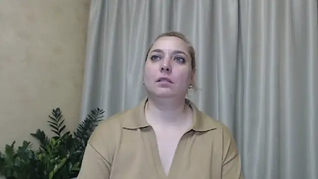 Snapshot of sweetpussy13 chatting on December 2024 10:36:01 AM sweetpussy13 online show from December 2024 10:36:01 AM