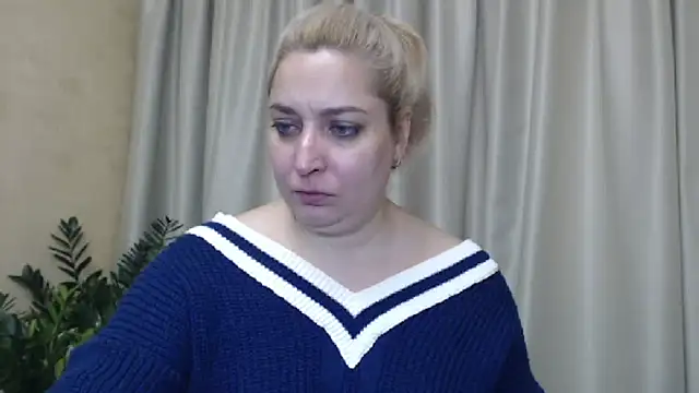 Snapshot of sweetpussy13 chatting on December 2024 07:36:02 AM sweetpussy13 online show from December 2024 07:36:02 AM