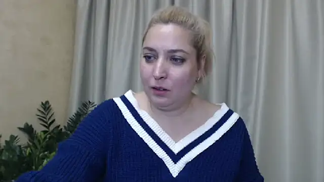 Snapshot of sweetpussy13 chatting on December 2024 10:41:01 AM sweetpussy13 online show from December 2024 10:41:01 AM
