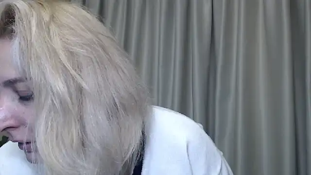 Snapshot of sweetpussy13 chatting on December 2024 08:08:02 AM sweetpussy13 online show from December 2024 08:08:02 AM