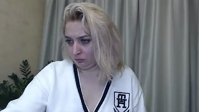 Snapshot of sweetpussy13 chatting on December 2024 11:12:02 AM sweetpussy13 online show from December 2024 11:12:02 AM