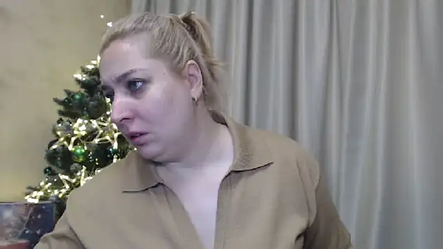 Snapshot of sweetpussy13 chatting on December 2024 08:13:01 AM sweetpussy13 online show from December 2024 08:13:01 AM