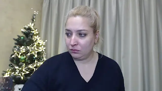 Snapshot of sweetpussy13 chatting on December 2024 06:40:01 AM sweetpussy13 online show from December 2024 06:40:01 AM