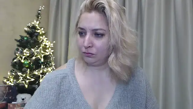 Snapshot of sweetpussy13 chatting on December 2024 04:19:02 AM sweetpussy13 online show from December 2024 04:19:02 AM