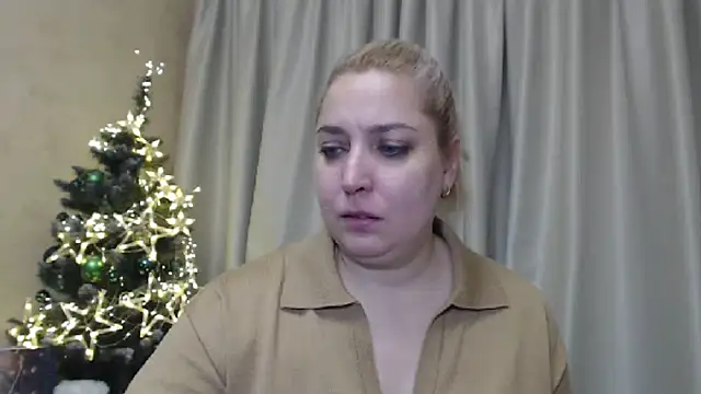 Snapshot of sweetpussy13 chatting on December 2024 07:33:02 AM sweetpussy13 online show from December 2024 07:33:02 AM