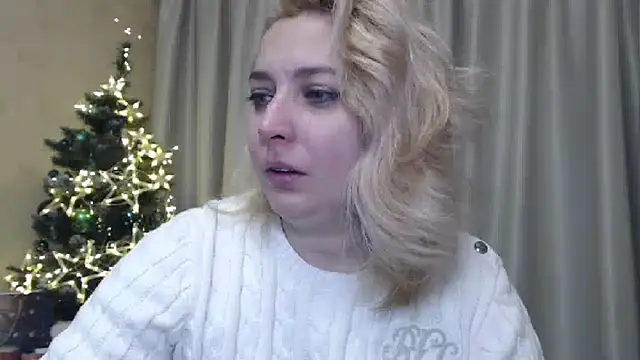 Snapshot of sweetpussy13 chatting on December 2024 07:38:02 AM sweetpussy13 online show from December 2024 07:38:02 AM