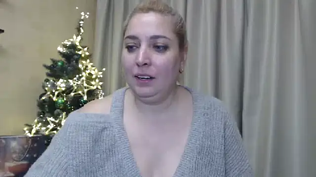 Snapshot of sweetpussy13 chatting on December 2024 09:28:02 AM sweetpussy13 online show from December 2024 09:28:02 AM