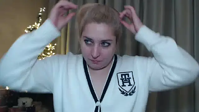 Snapshot of sweetpussy13 chatting on December 2024 07:06:02 AM sweetpussy13 online show from December 2024 07:06:02 AM